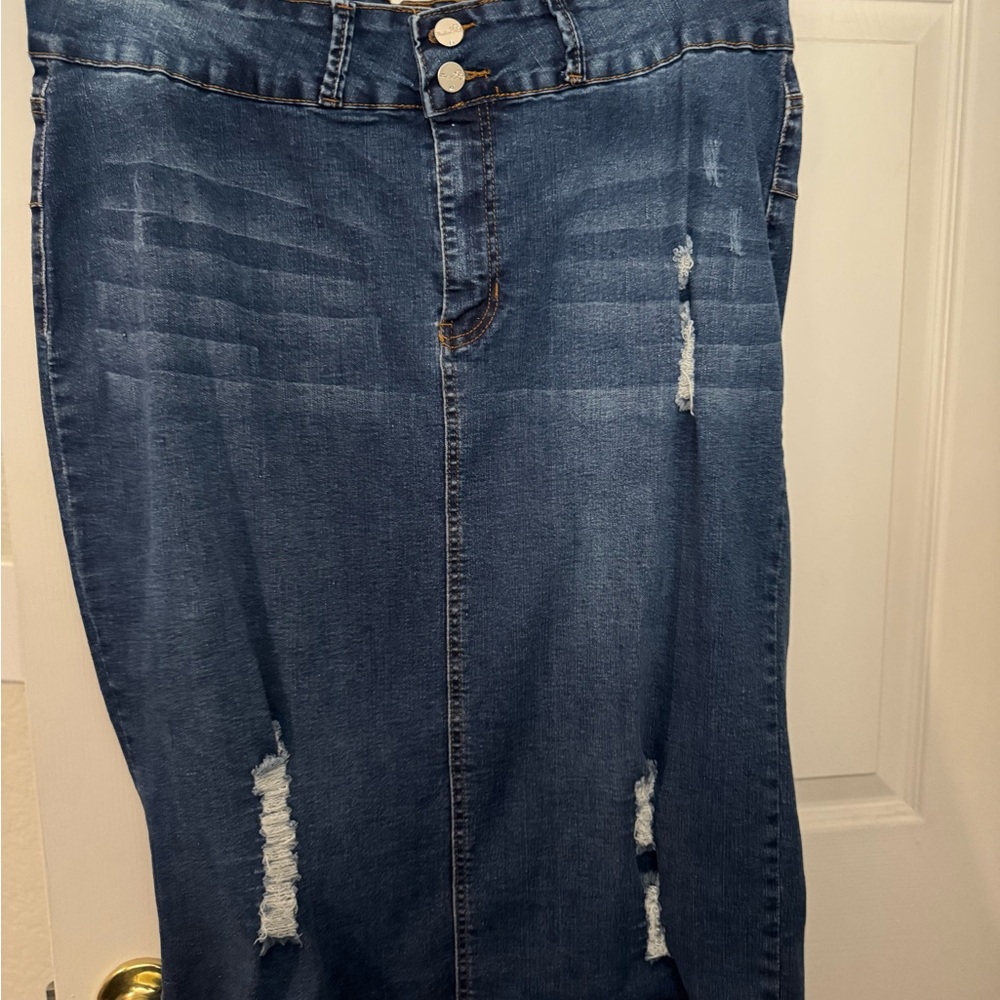 Distressed Dark Blue Women's Jeans